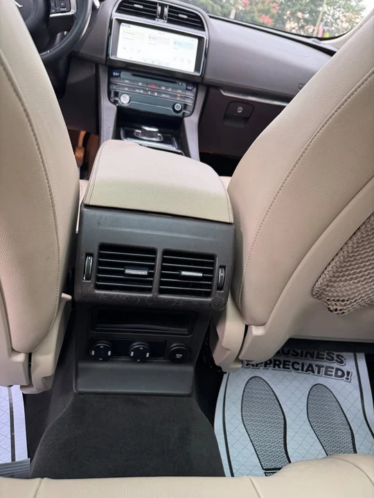 2020 Jaguar F-Pace - Image 16 of 20