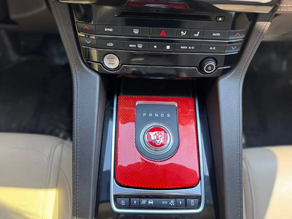 2020 Jaguar F-Pace - Image 7 of 9