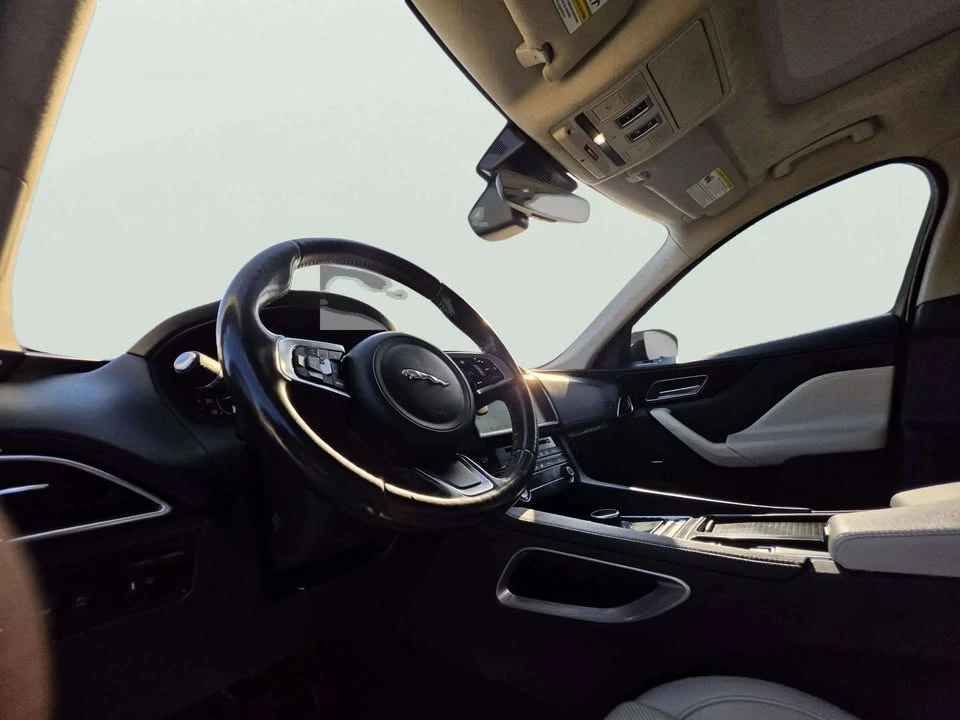 2020 Jaguar F-Pace - Image 17 of 20