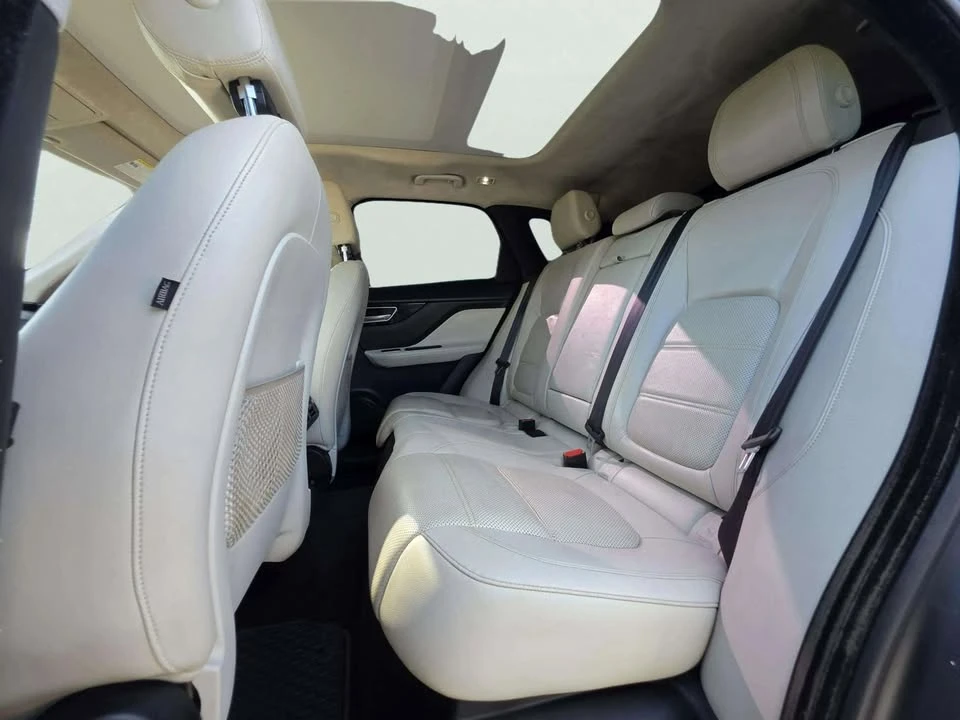 2020 Jaguar F-Pace - Image 9 of 20