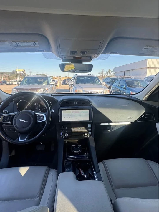 2020 Jaguar F-Pace - Image 5 of 8