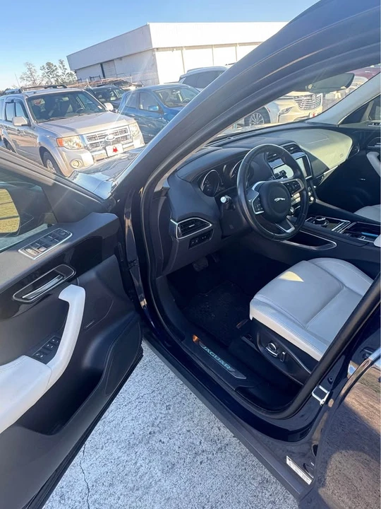 2020 Jaguar F-Pace - Image 7 of 8