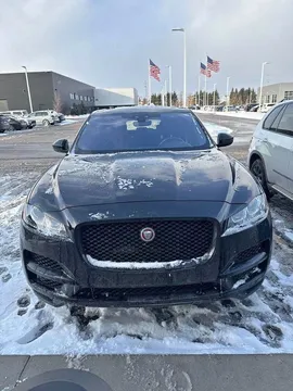 2020 Jaguar F-PACE 25t Prestige Sport Utility 4D