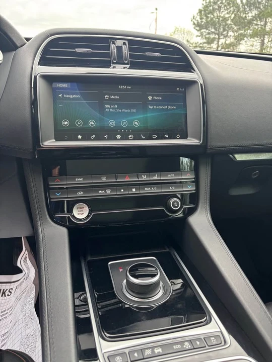 2020 Jaguar F-Pace - Image 11 of 12