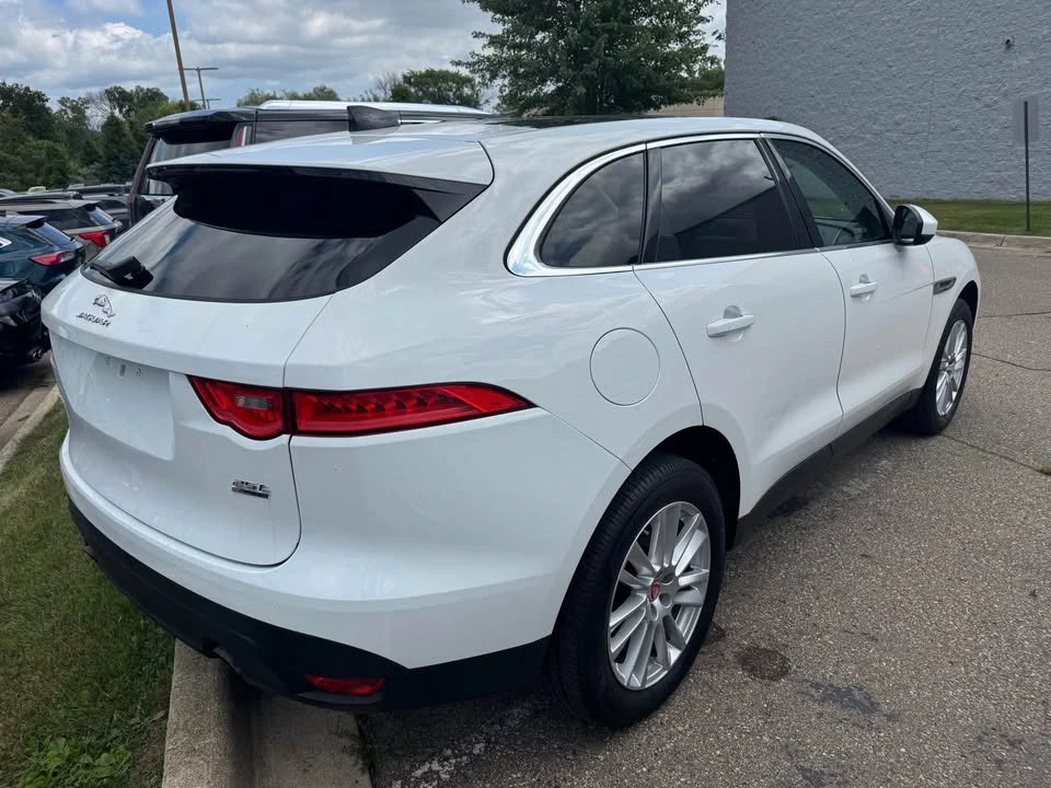 2020 Jaguar F-Pace - Image 4 of 15