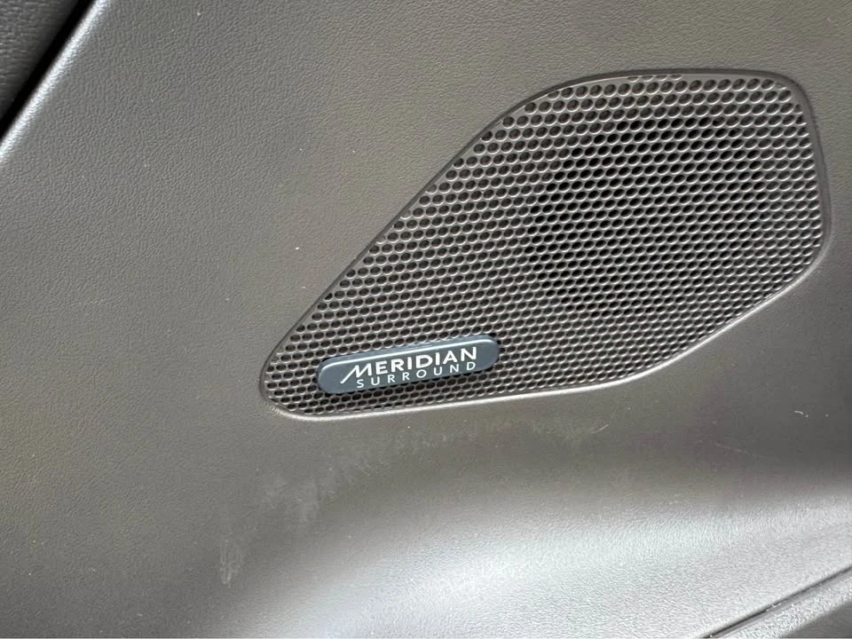 2020 Jaguar F-Pace - Image 10 of 15