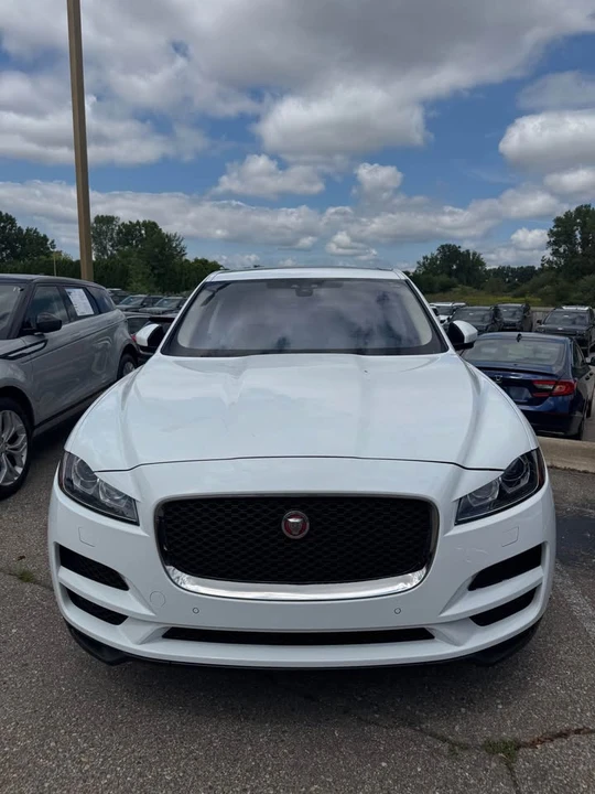 2020 Jaguar F-Pace - Image 2 of 15