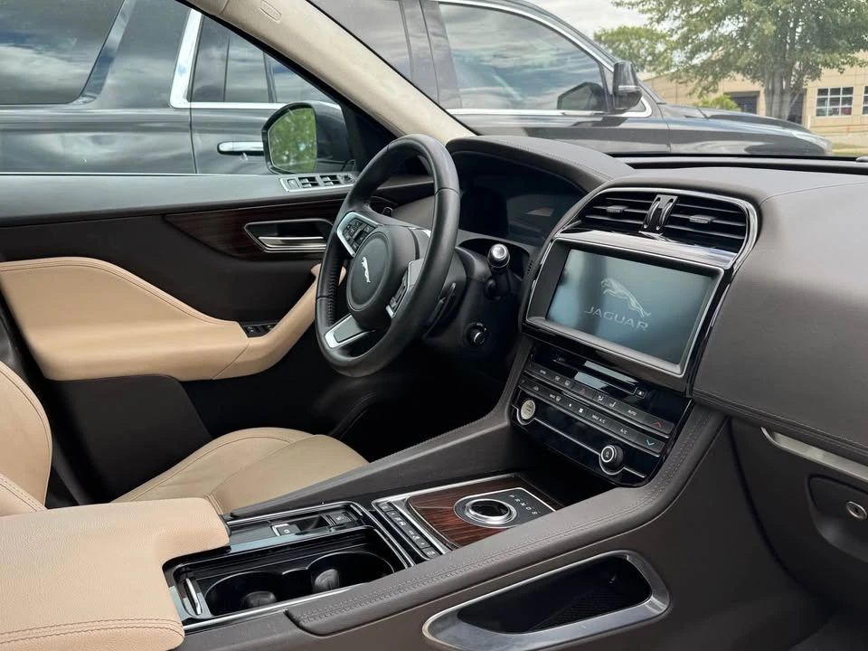 2020 Jaguar F-Pace - Image 7 of 15