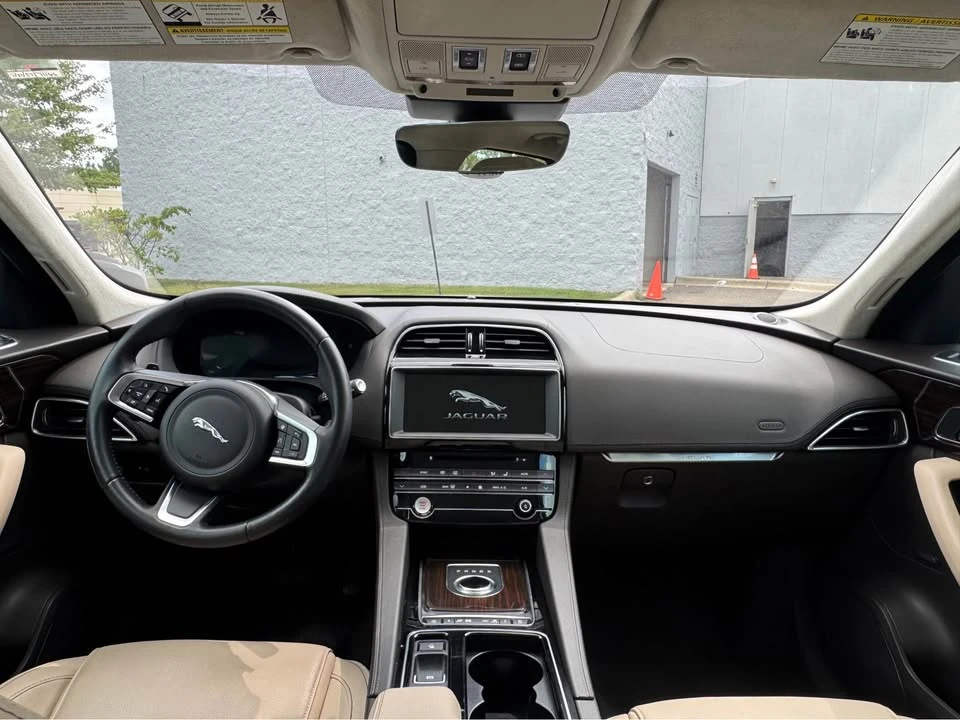 2020 Jaguar F-Pace - Image 12 of 15