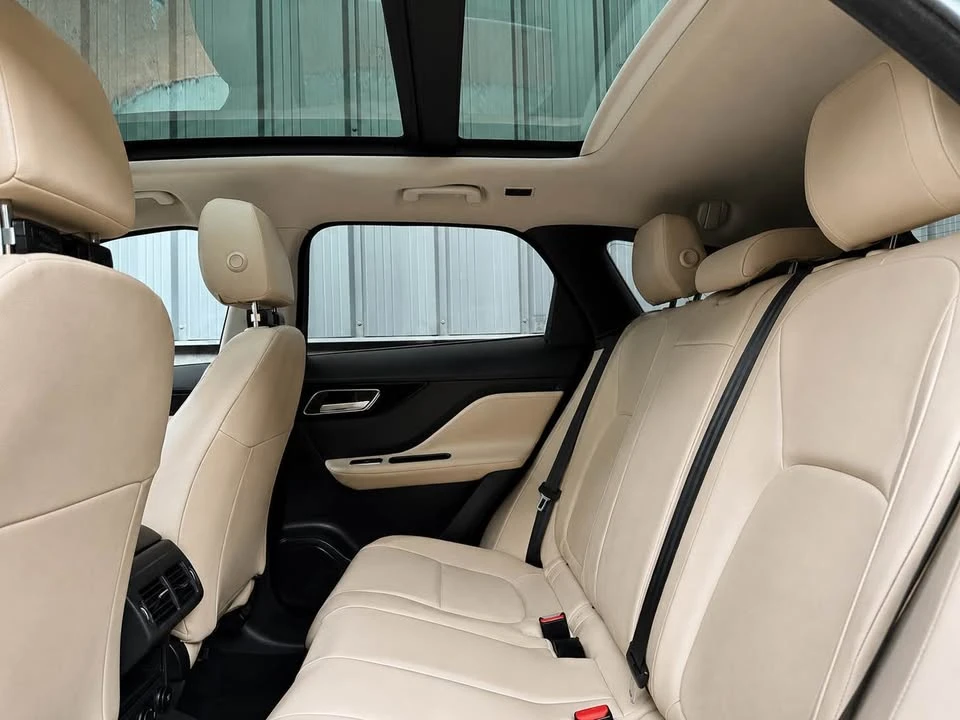 2020 Jaguar F-Pace - Image 12 of 20
