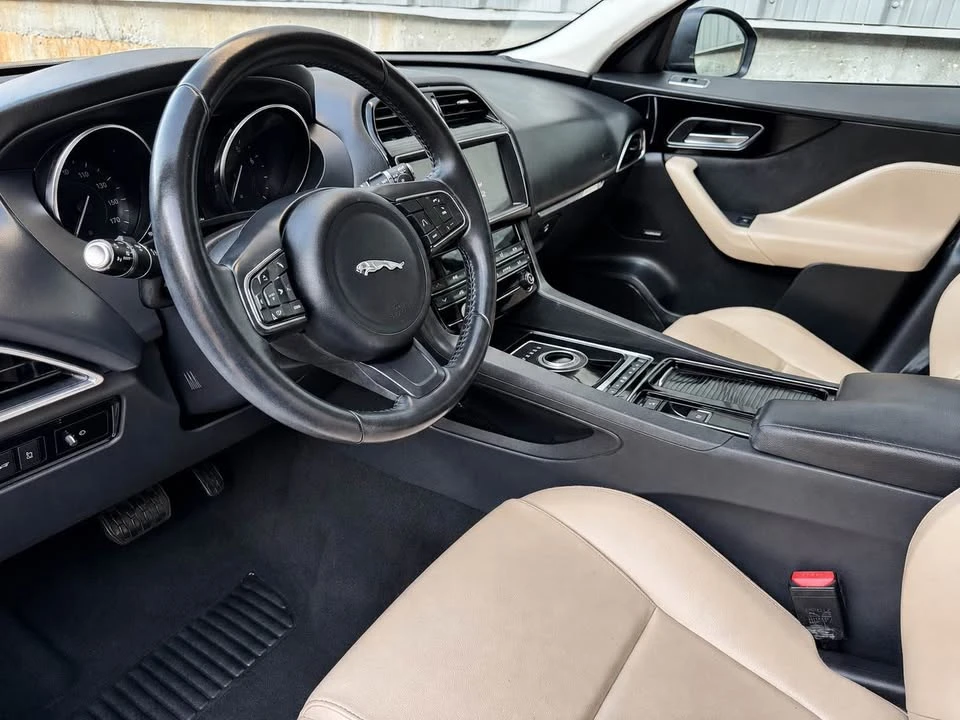 2020 Jaguar F-Pace - Image 9 of 20