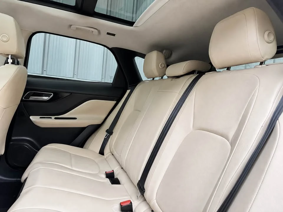 2020 Jaguar F-Pace - Image 14 of 20