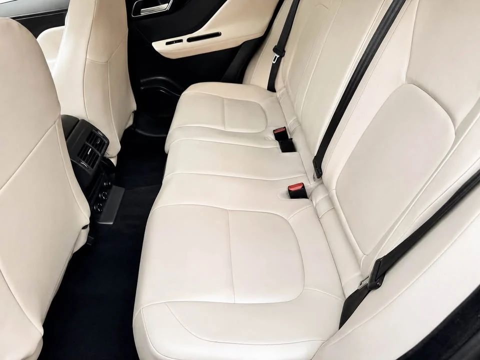 2020 Jaguar F-Pace - Image 13 of 20
