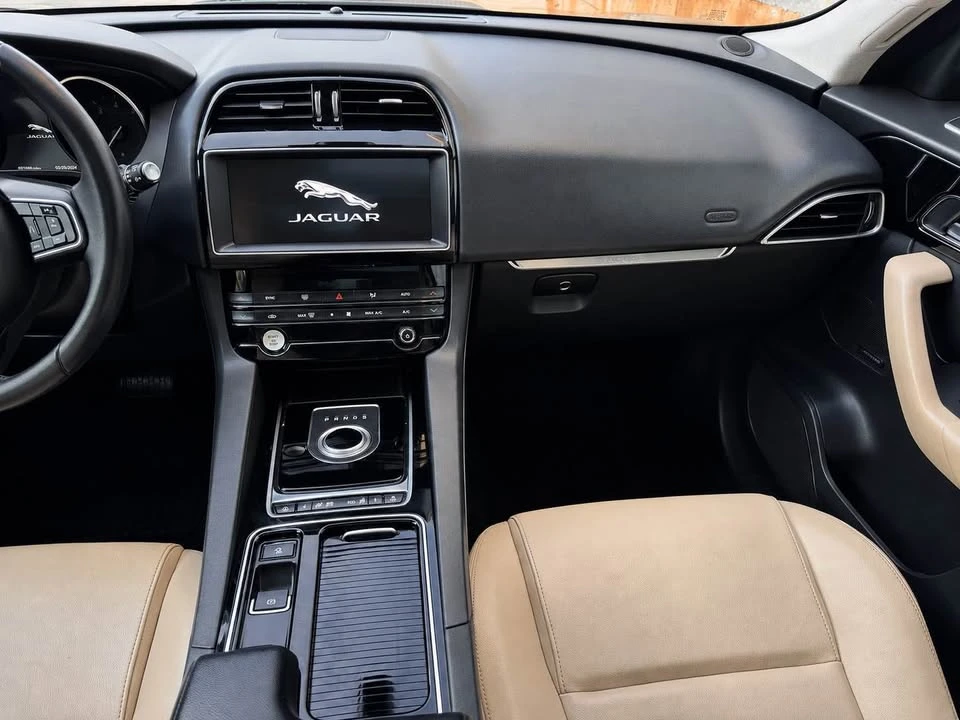 2020 Jaguar F-Pace - Image 16 of 20