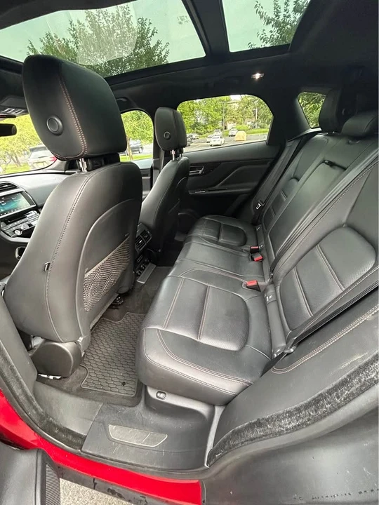 2020 Jaguar F-Pace - Image 9 of 18