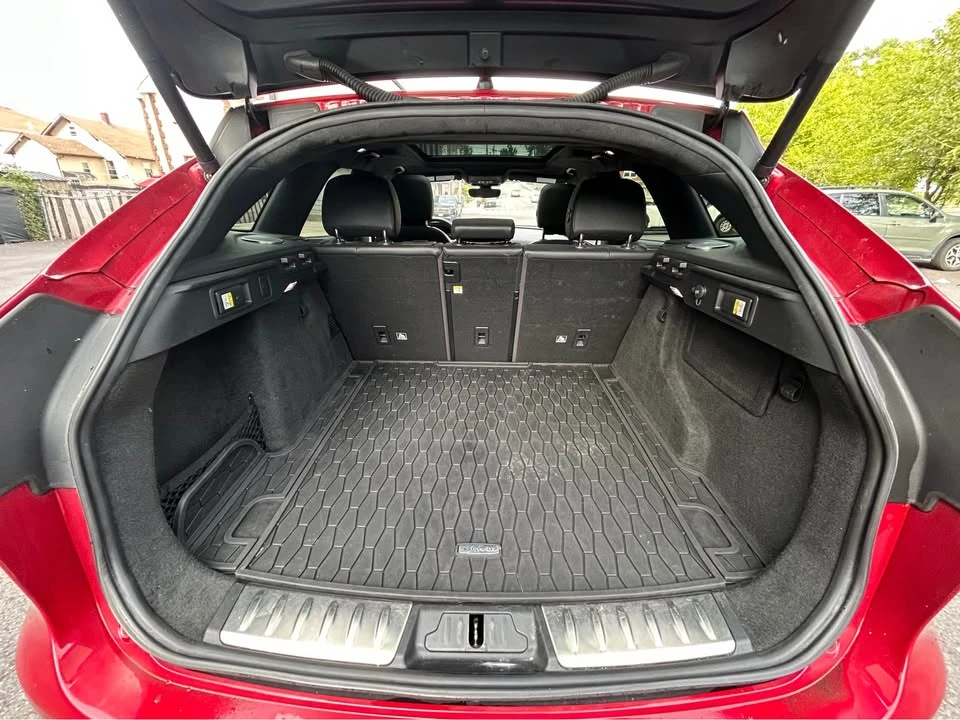 2020 Jaguar F-Pace - Image 10 of 18
