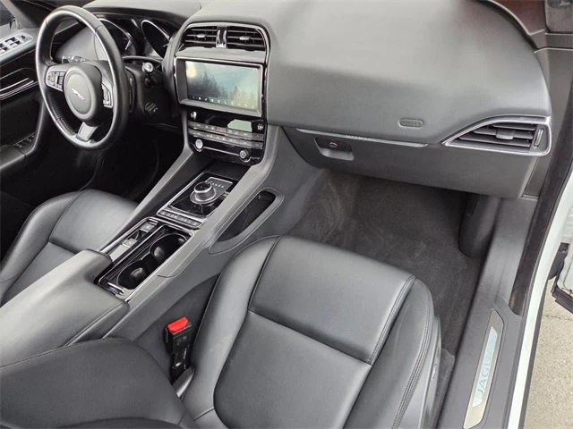 2020 Jaguar F-Pace - Image 16 of 20