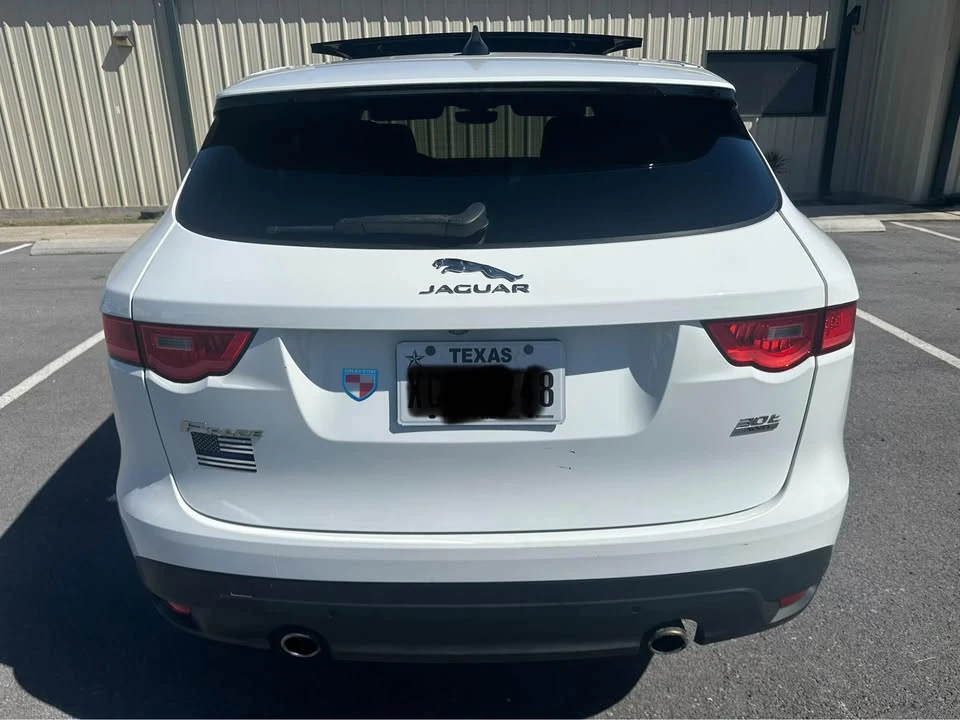2020 Jaguar F-Pace - Image 9 of 16