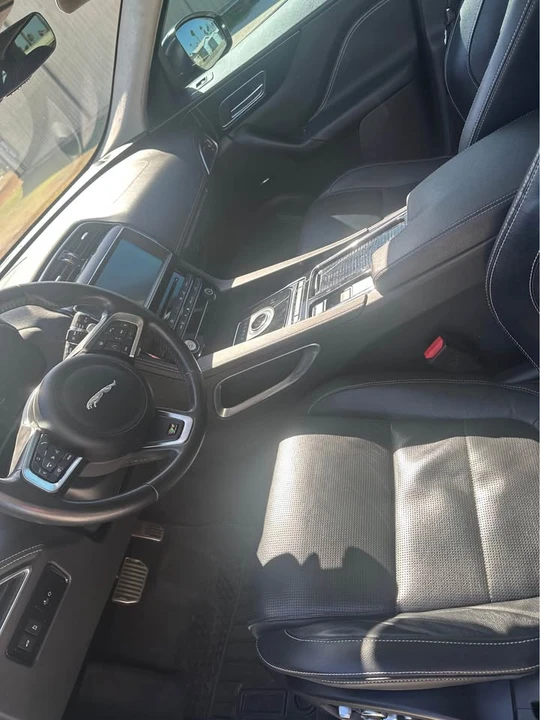 2020 Jaguar F-Pace - Image 16 of 16
