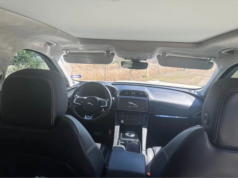 2020 Jaguar F-Pace - Image 13 of 16