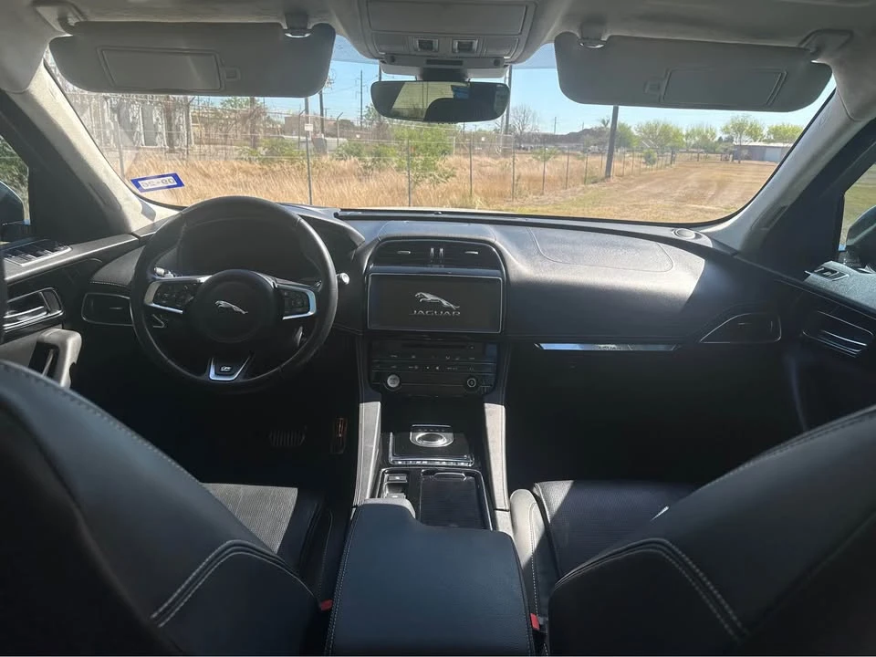 2020 Jaguar F-Pace - Image 12 of 16