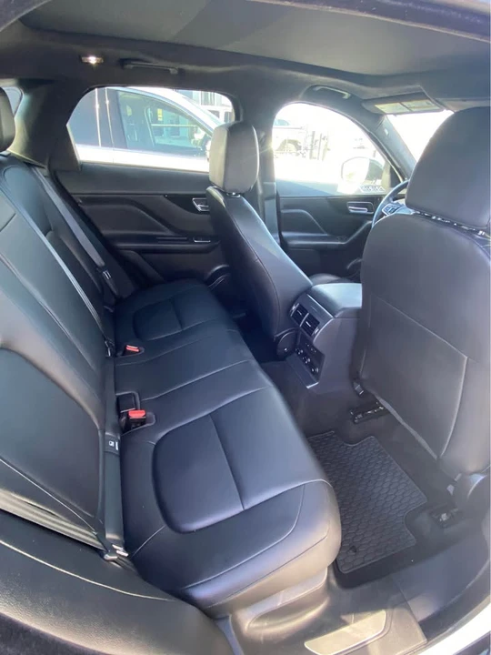 2020 Jaguar F-Pace - Image 9 of 14