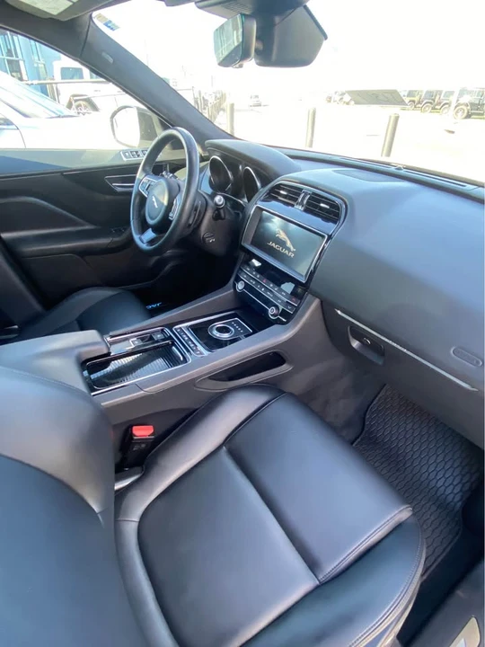 2020 Jaguar F-Pace - Image 11 of 14