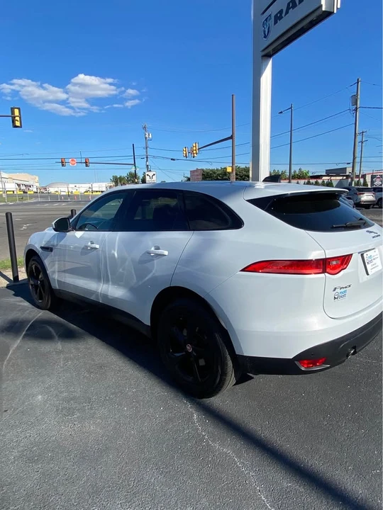 2020 Jaguar F-Pace - Image 5 of 14