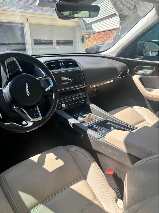 2020 Jaguar F-Pace - Image 6 of 8