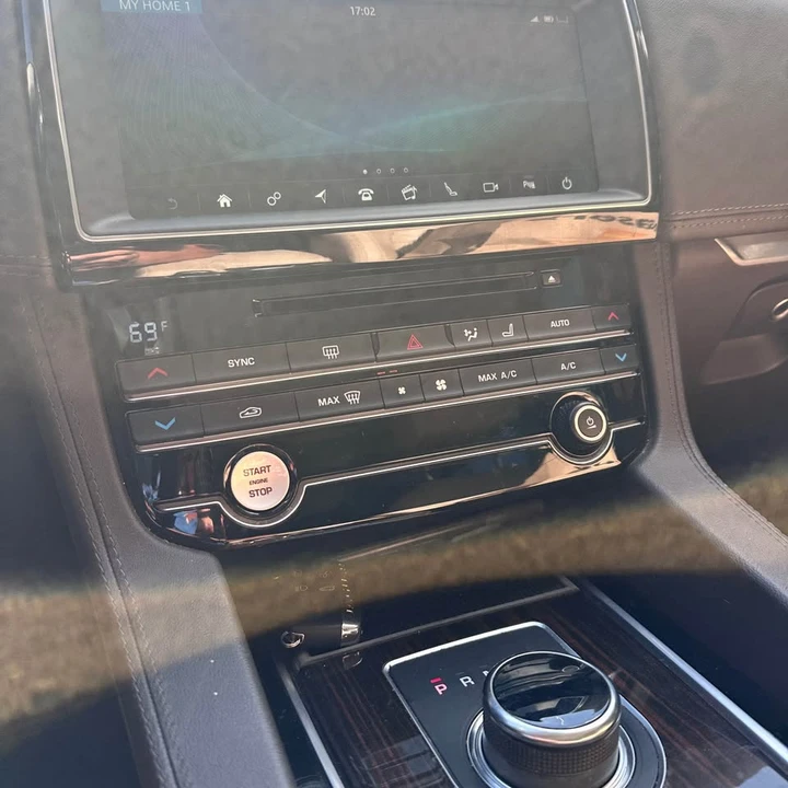 2020 Jaguar F-Pace - Image 3 of 8