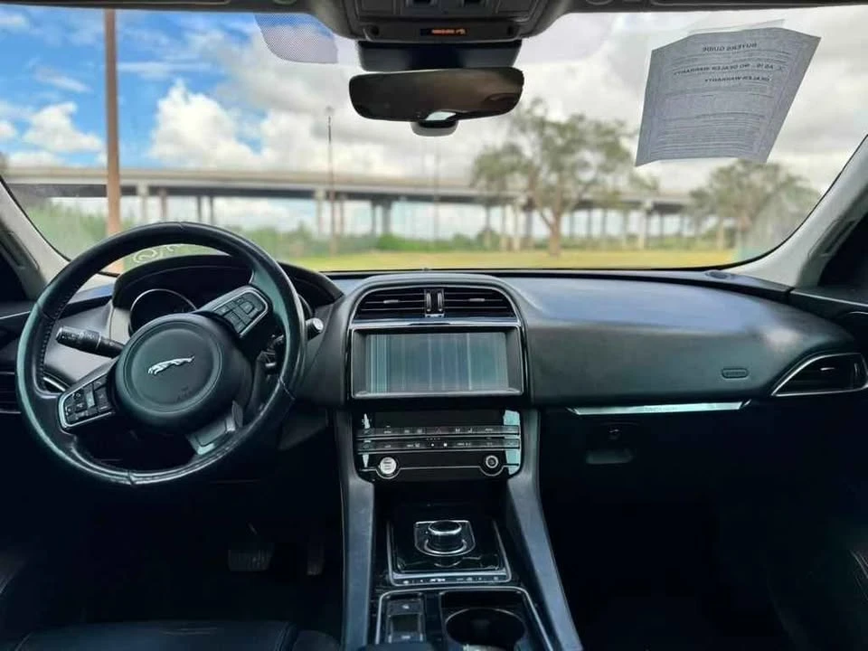 2020 Jaguar F-Pace - Image 9 of 13