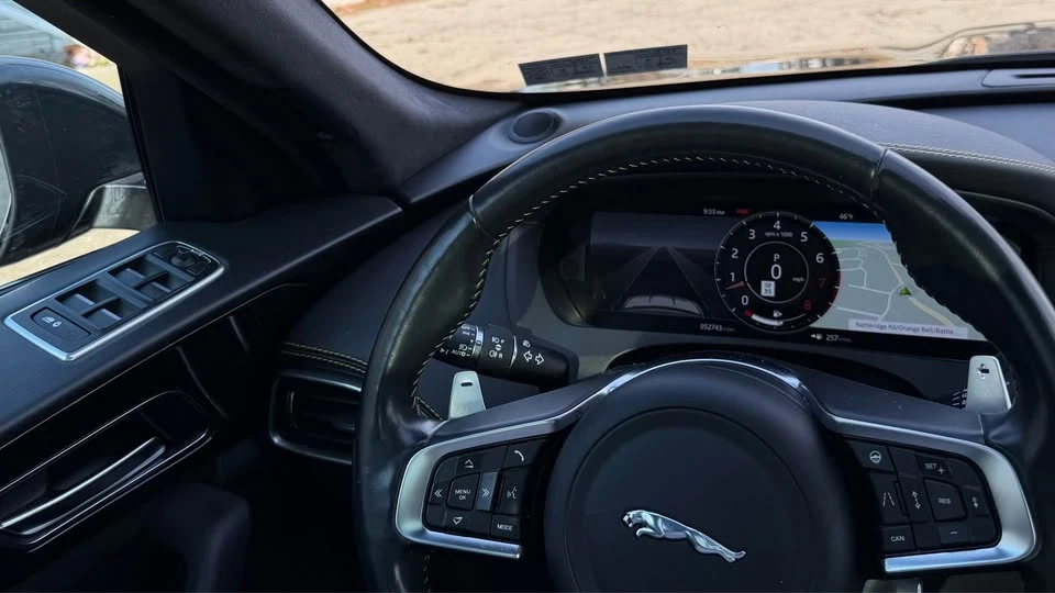 2020 Jaguar F-Pace - Image 10 of 14