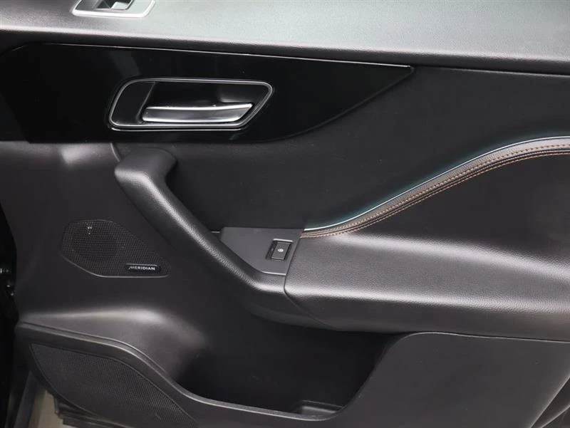 2020 Jaguar F-Pace - Image 10 of 19