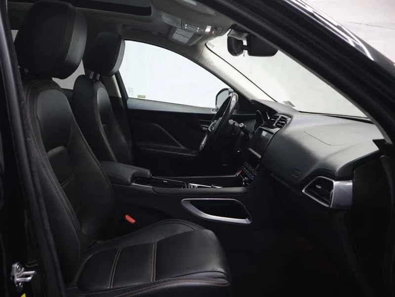 2020 Jaguar F-Pace - Image 8 of 19