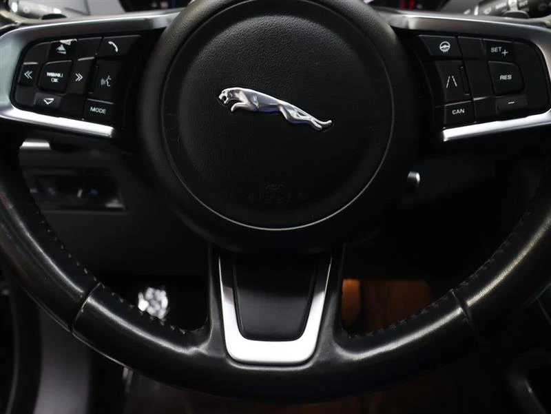 2020 Jaguar F-Pace - Image 17 of 19