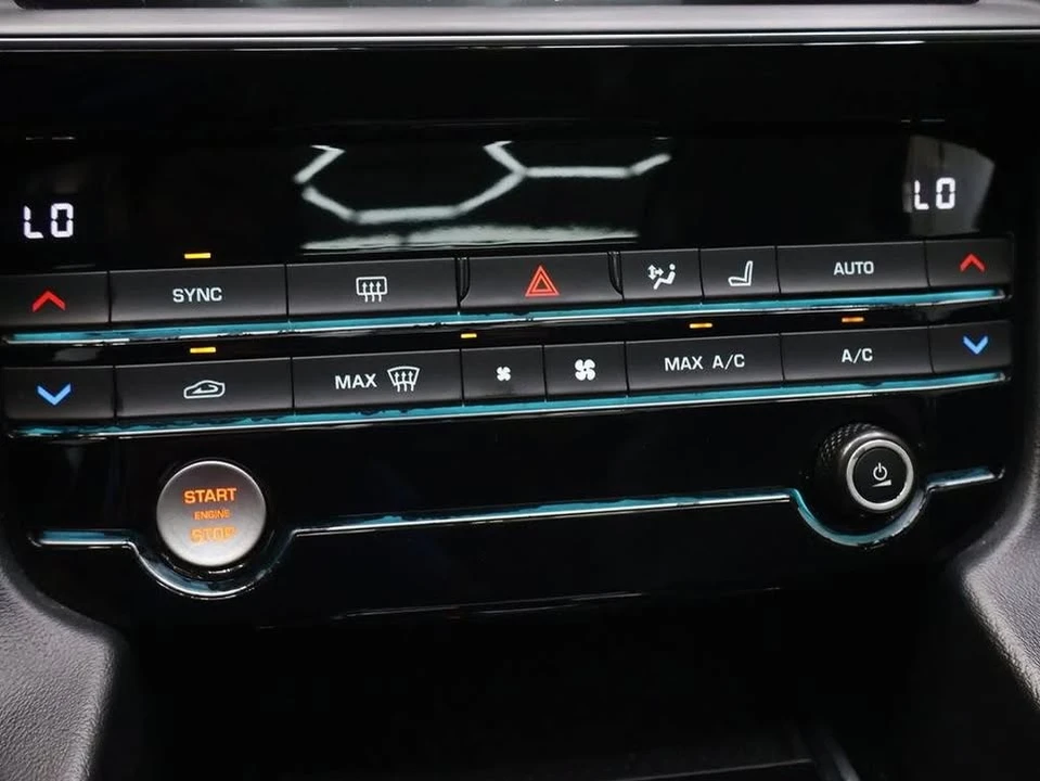 2020 Jaguar F-Pace - Image 18 of 19