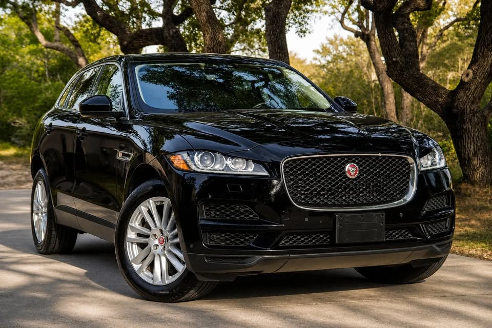 2020 Jaguar F-Pace - Image 2 of 14