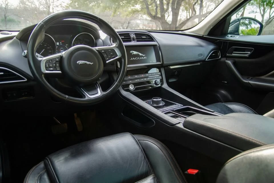 2020 Jaguar F-Pace - Image 11 of 14