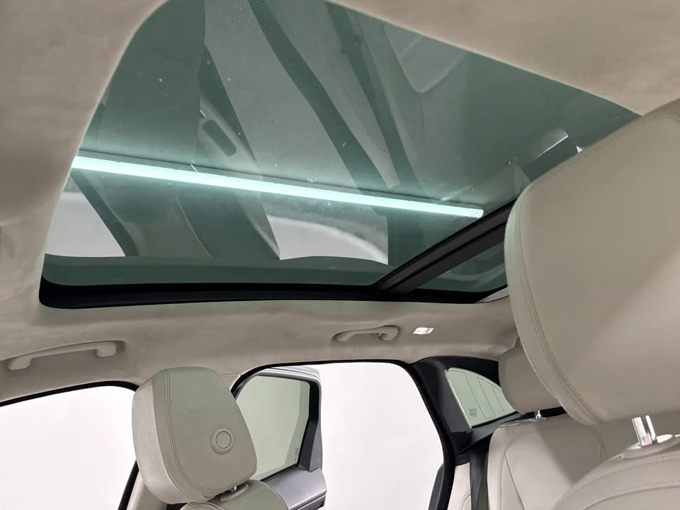 2020 Jaguar F-Pace - Image 18 of 20