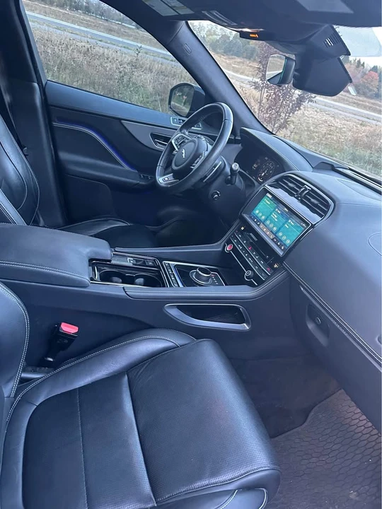 2020 Jaguar F-Pace - Image 10 of 20
