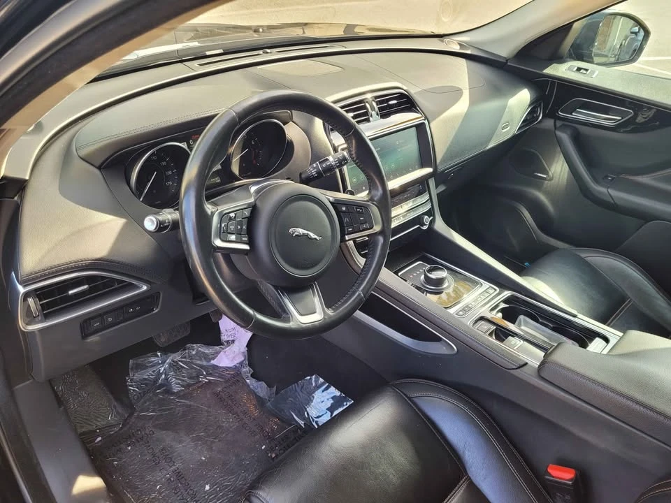 2020 Jaguar F-Pace - Image 9 of 17
