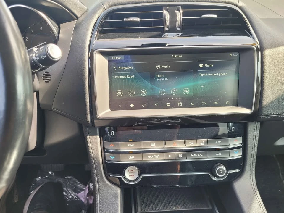 2020 Jaguar F-Pace - Image 14 of 17