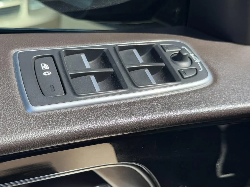 2020 Jaguar F-Pace - Image 16 of 19