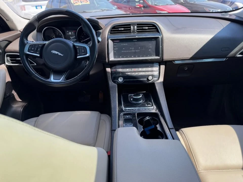 2020 Jaguar F-Pace - Image 11 of 19