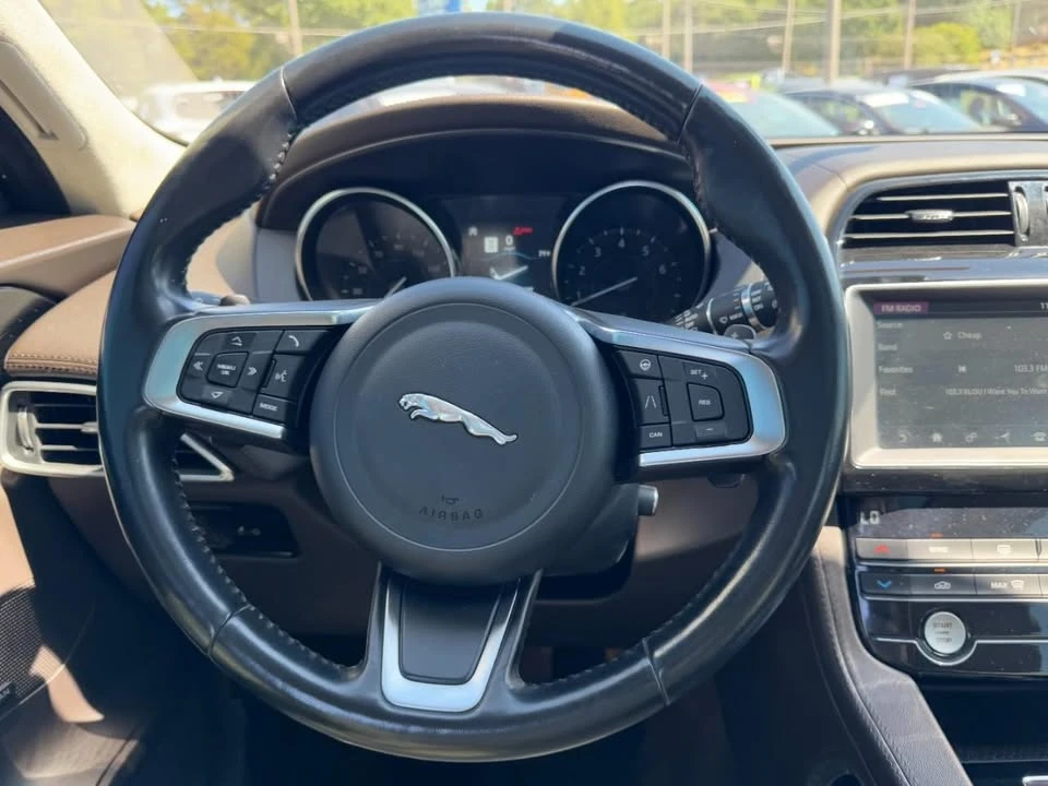 2020 Jaguar F-Pace - Image 12 of 19