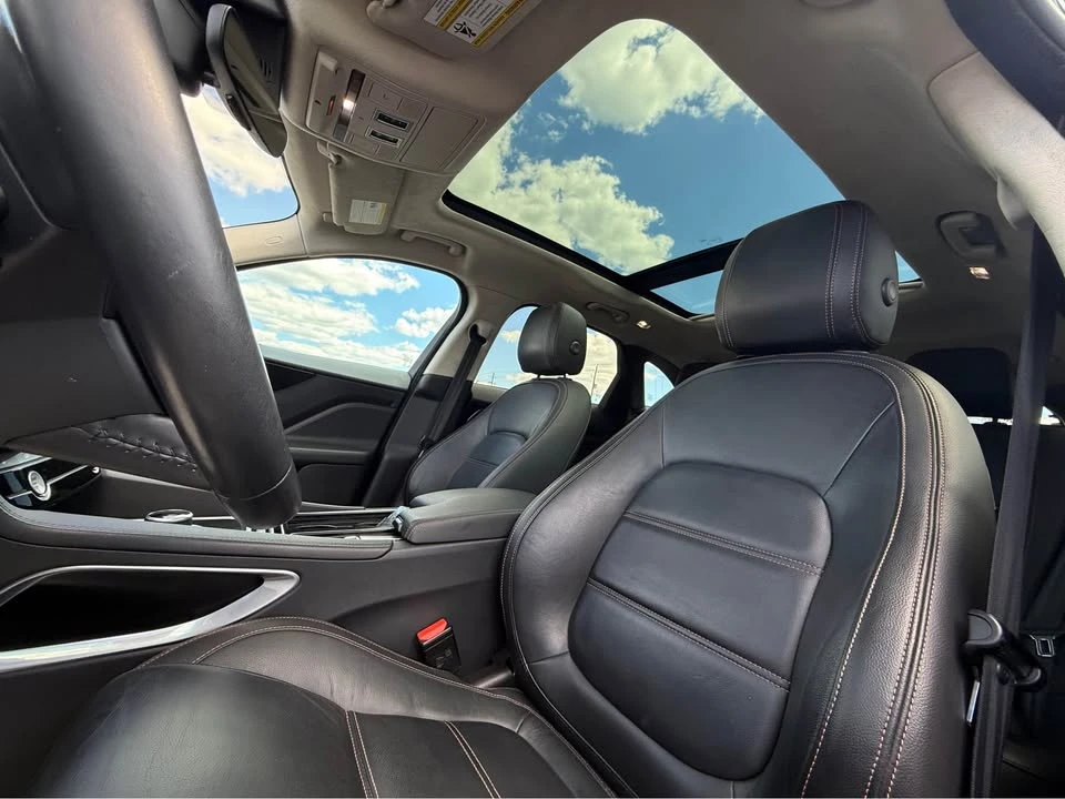 2020 Jaguar F-Pace - Image 5 of 12