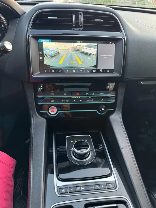 2020 Jaguar F-Pace - Image 16 of 17