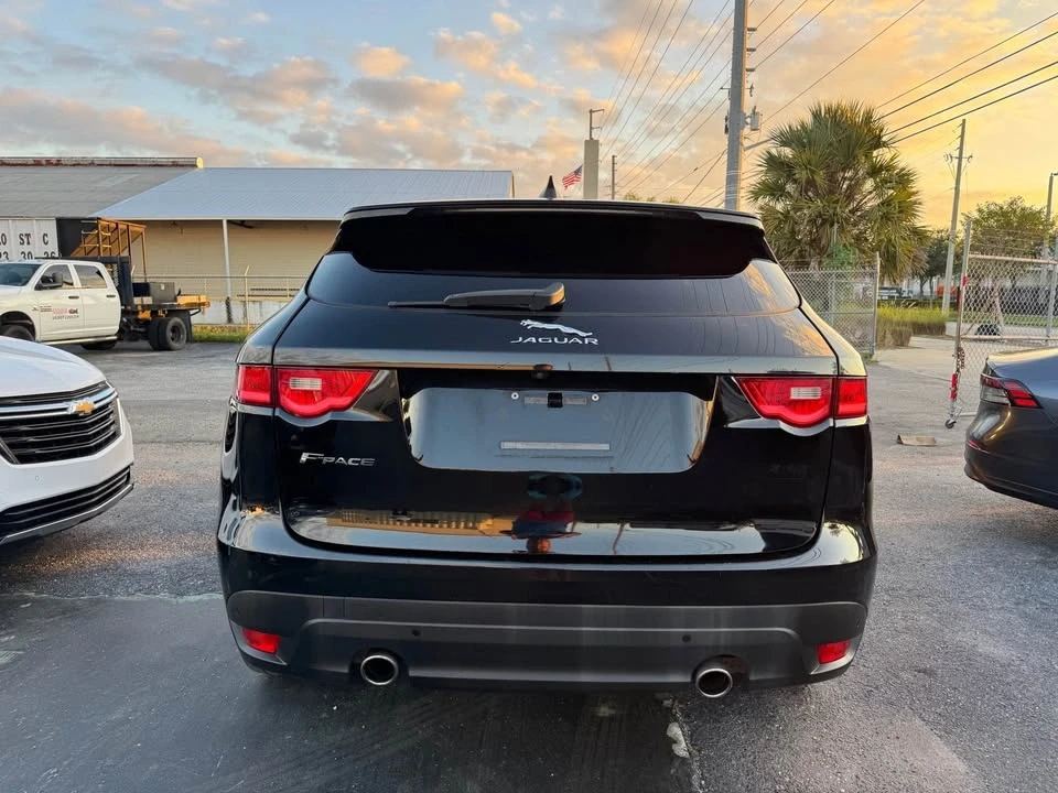 2020 Jaguar F-Pace - Image 3 of 17