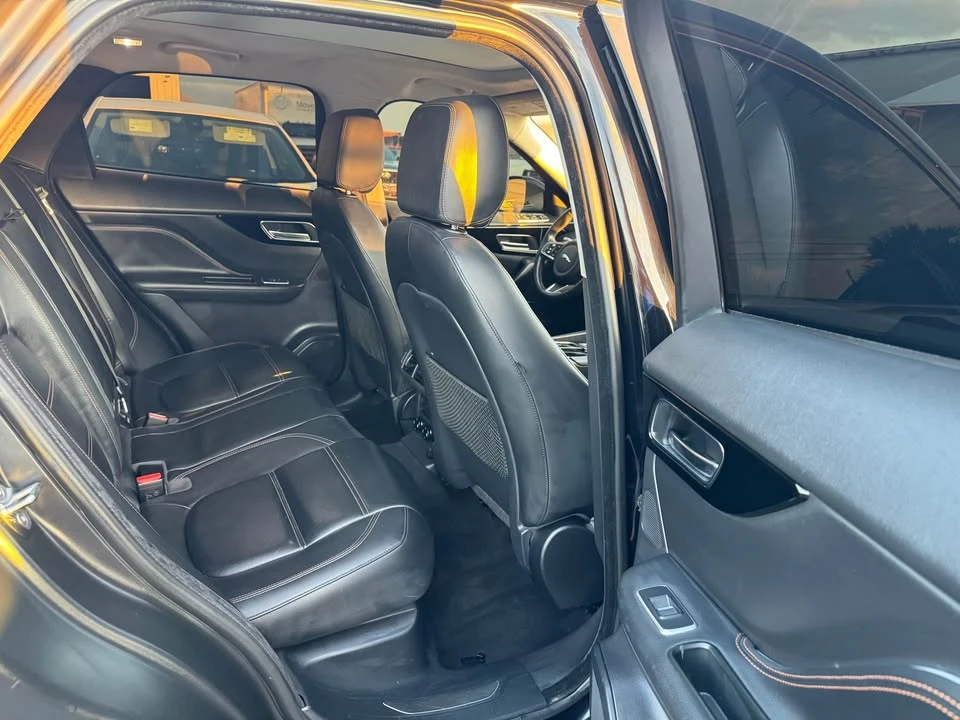 2020 Jaguar F-Pace - Image 8 of 18