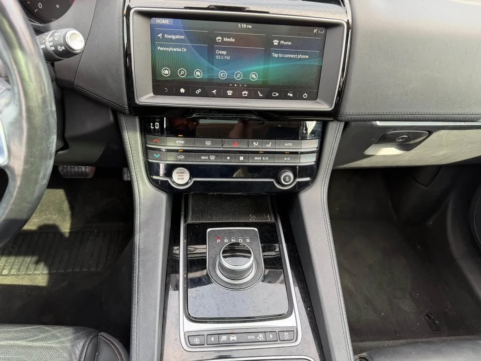 2020 Jaguar F-Pace - Image 8 of 20